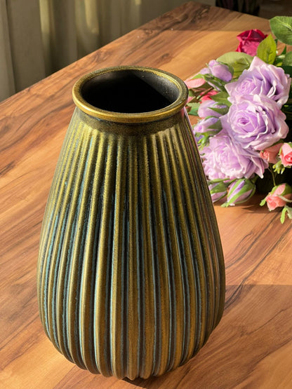 المزهريات العتيقة المزخرفة المرسومة باليد