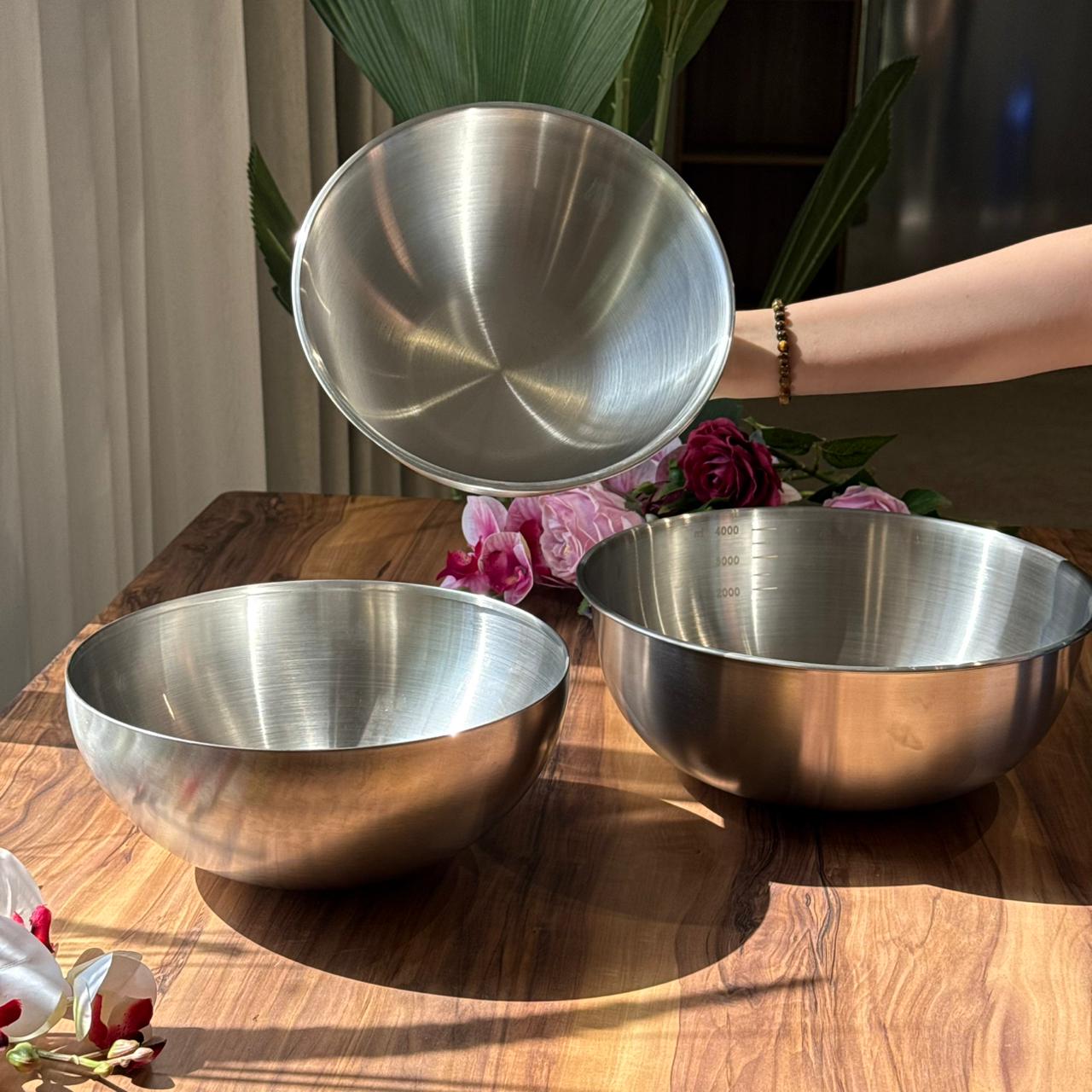 أوعية خلط وتقديم فاخرة متعددة الاستخدامات من الفولاذ المقاوم للصدأ باللون الفضي