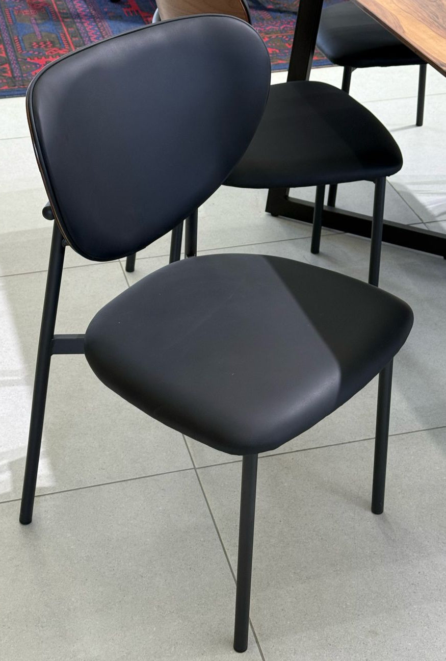 Avera Black Indoor Chair