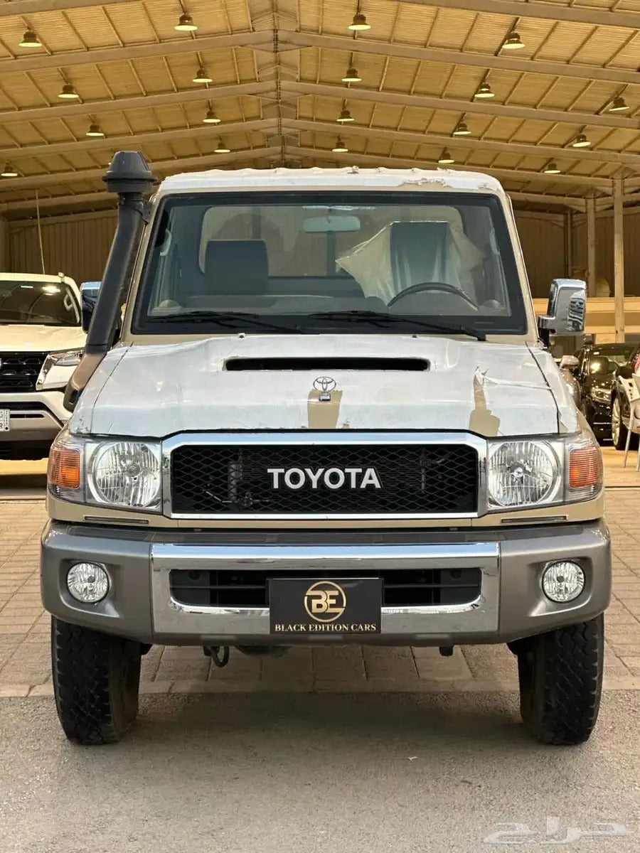 Toyota Land Cruiser 70 Front Grille