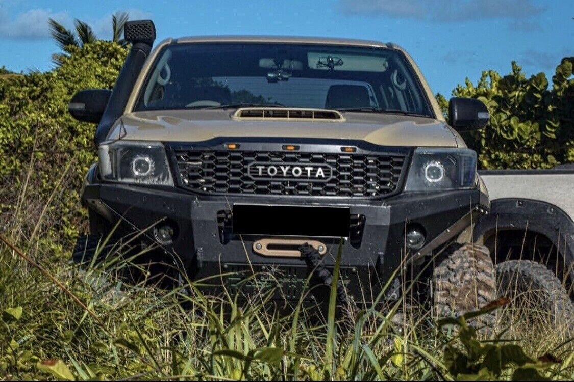 Toyota Hilux 2009 Front Grill