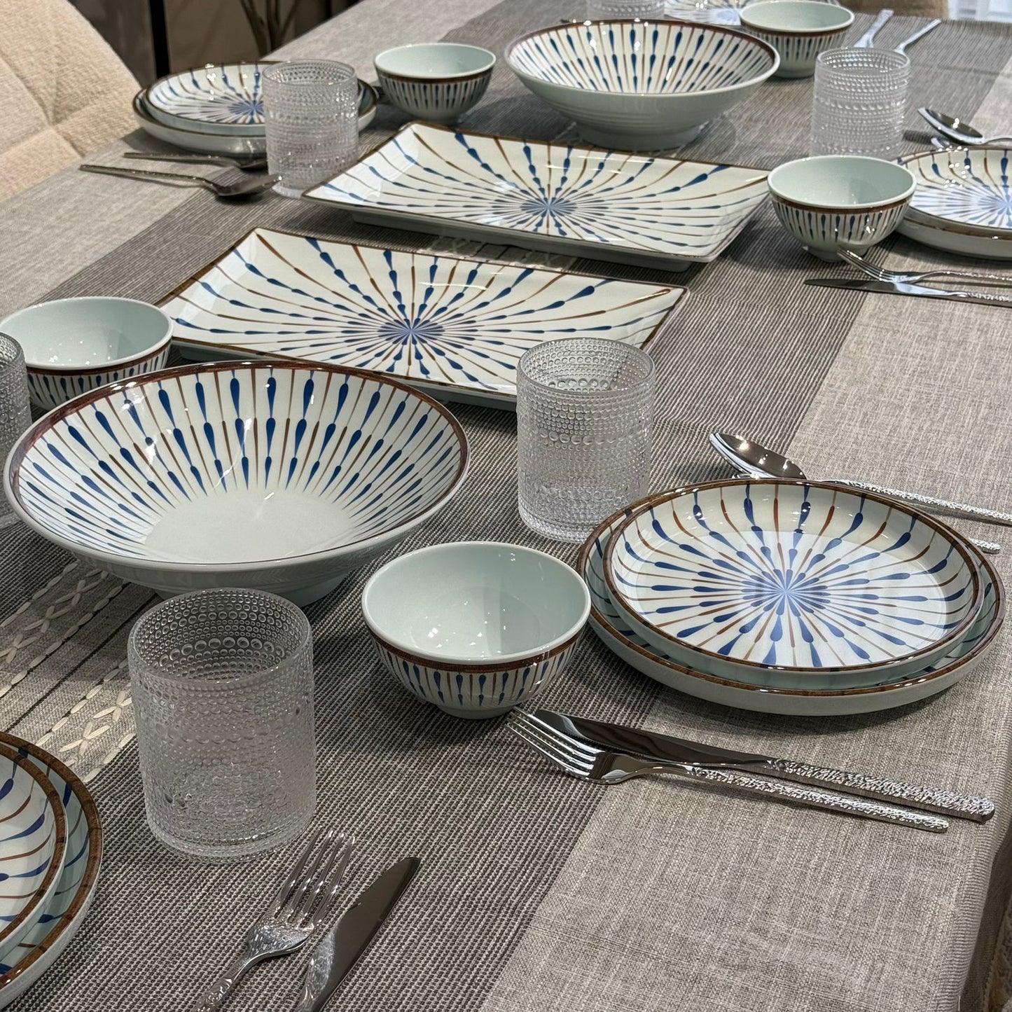 Modern Blue Pattern Dinnerware Set