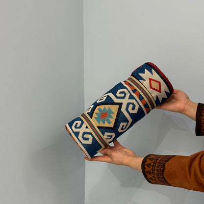 ڕایەخی ناوازە بە نەخشی خێڵەکی