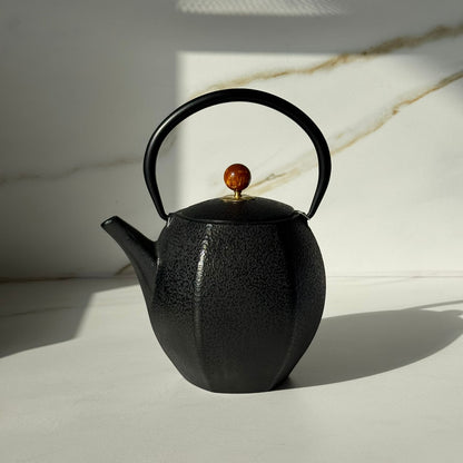 Elegant Stoneware Teapot with Stainless Steel Infuser