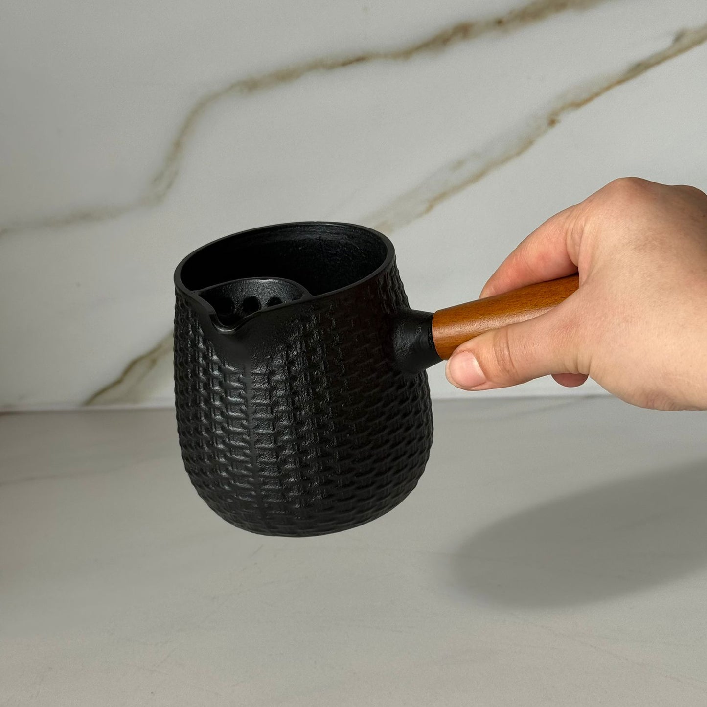 وعاء لتسخين الحليب والقهوة والشاي من الخزف الحجري