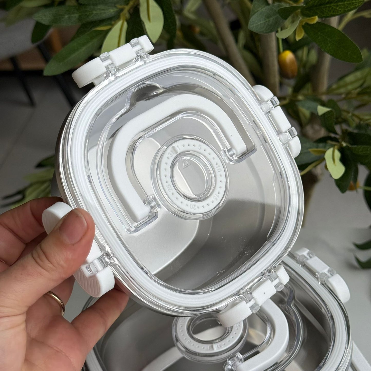 3 PCS – Elegant Airtight Silver Stainless Steel Bowl Set with Lids