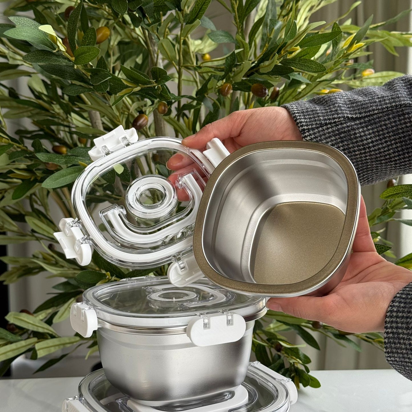 3 PCS – Elegant Airtight Silver Stainless Steel Bowl Set with Lids