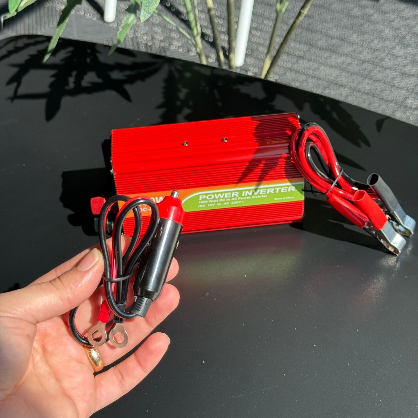 ئینڤێرتەری پاوەر 12V/24V DC بۆ AC لەگەڵ بارگاویکەرەوەی پاتری 10A