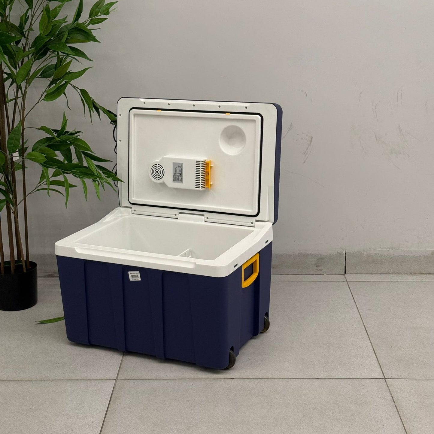 Portable Mini Fridge for Car & Home – Compact Dual-Use Cooler Box