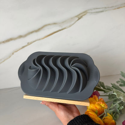 Non-Stick Silicone Loaf Cake Mold – Decorative Baking Pan (3 Designs)