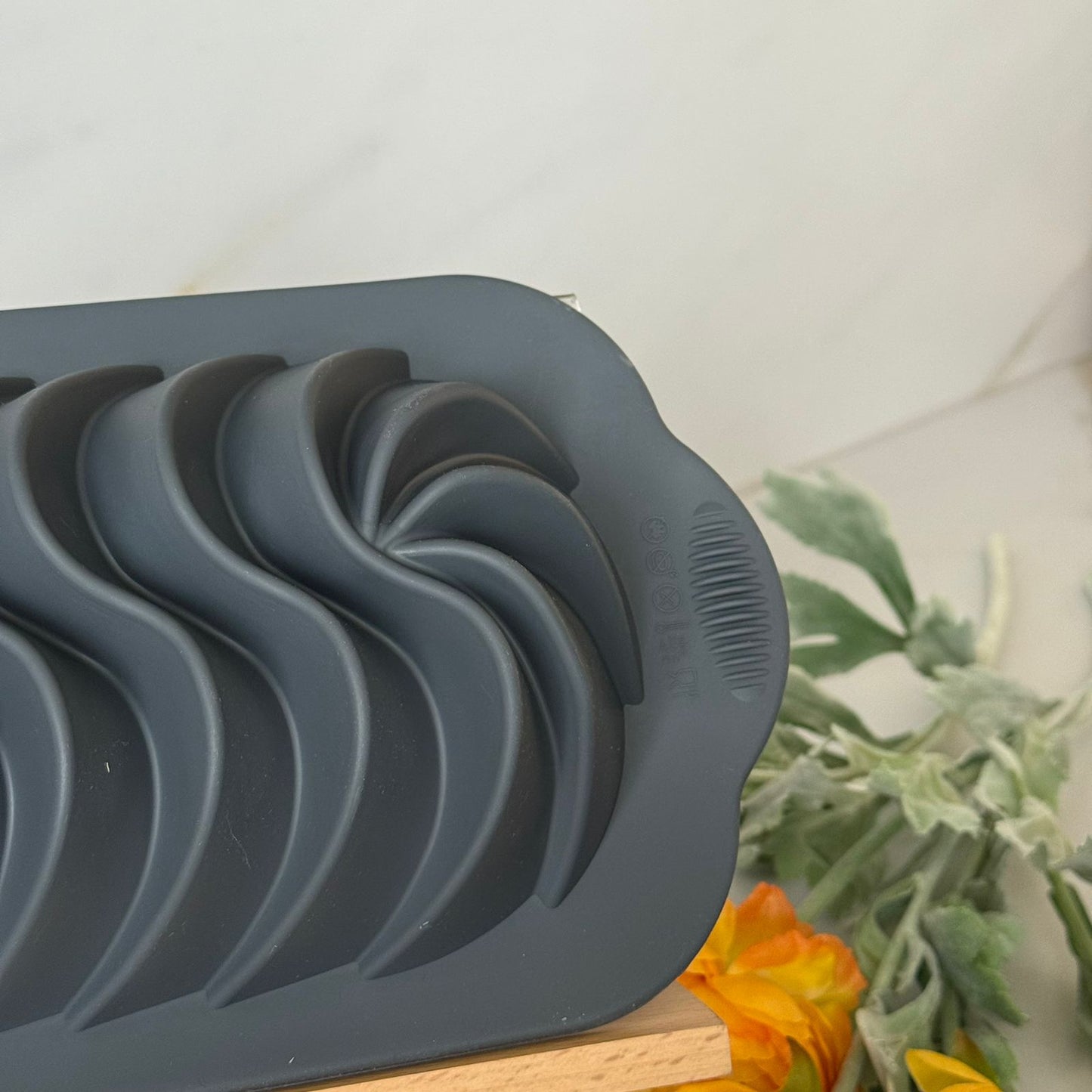 Non-Stick Silicone Loaf Cake Mold – Decorative Baking Pan (3 Designs)