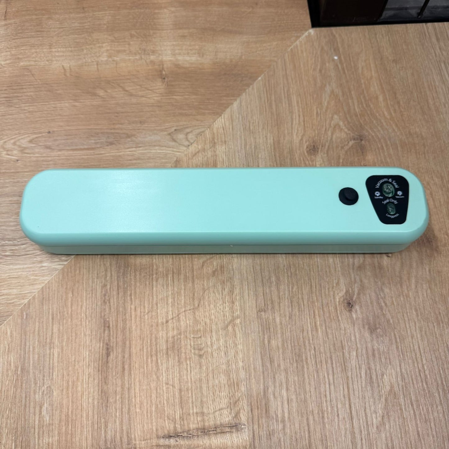 Portable Vacuum Sealer Machine – Compact Food Sealing & Preservation Device