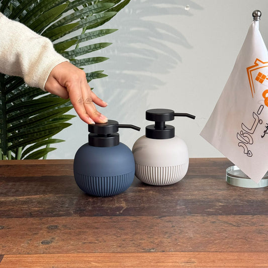 موزع صابون فاخر مزود بمضخة