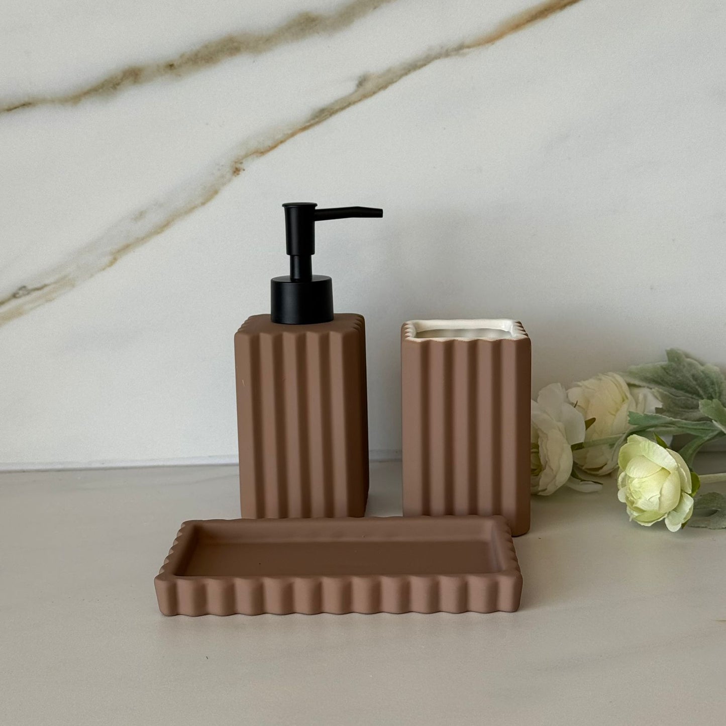 Luxury Ceramic Bathroom Accessories Set – 3PCS