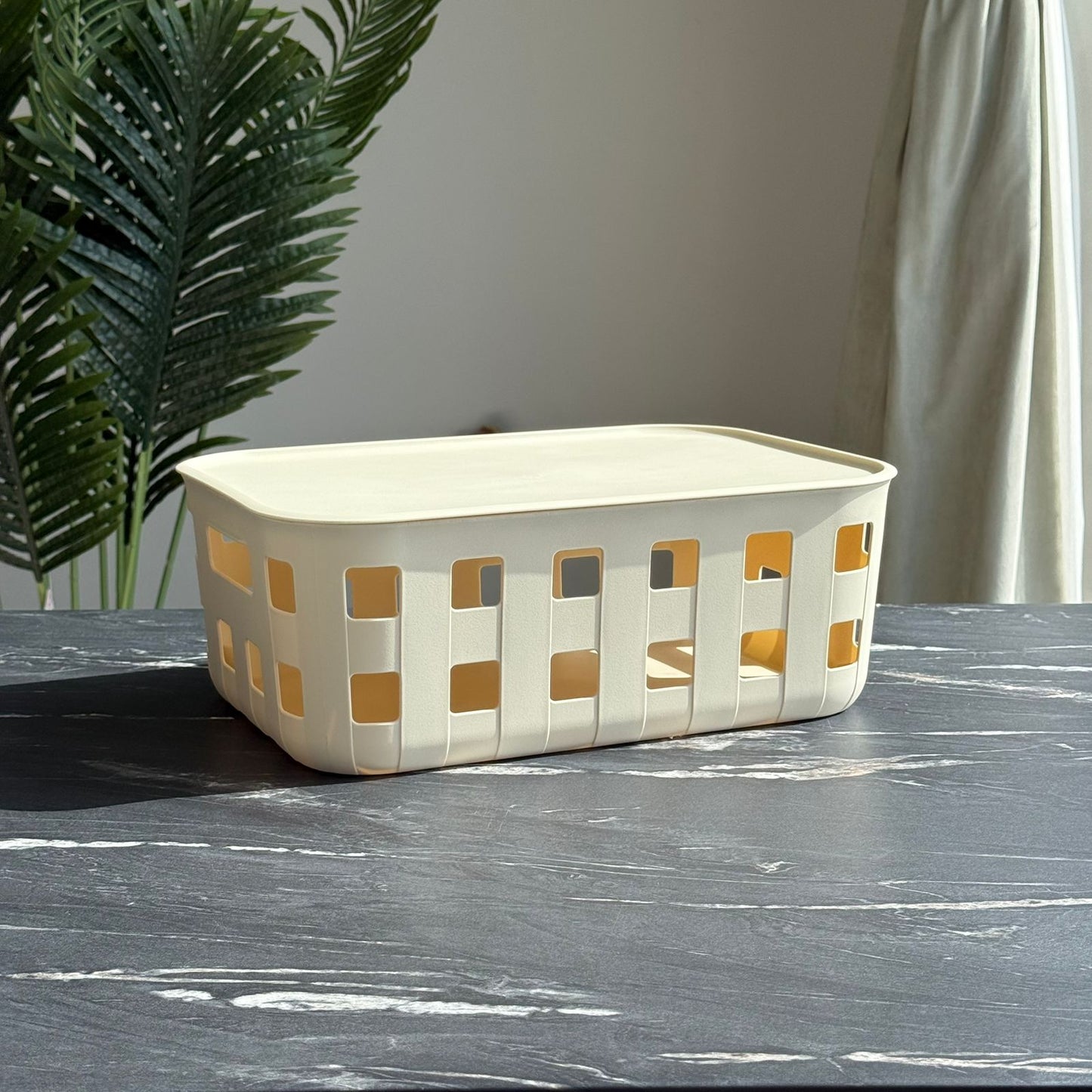 Ventilated Design Plastic Storage Baskets with Lid