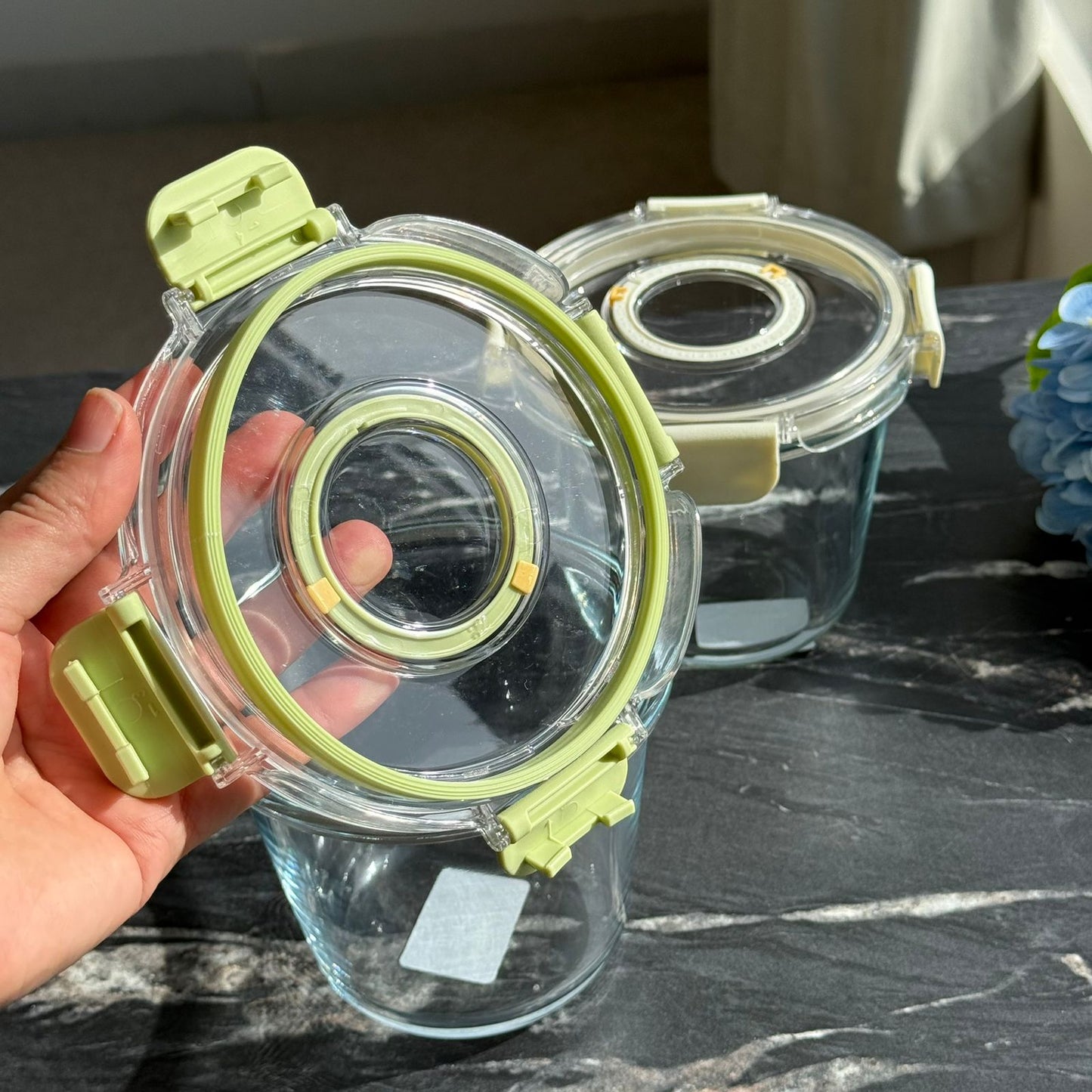 Modern Airtight Glass Food Storage Container with Dual Date Lid (Round)