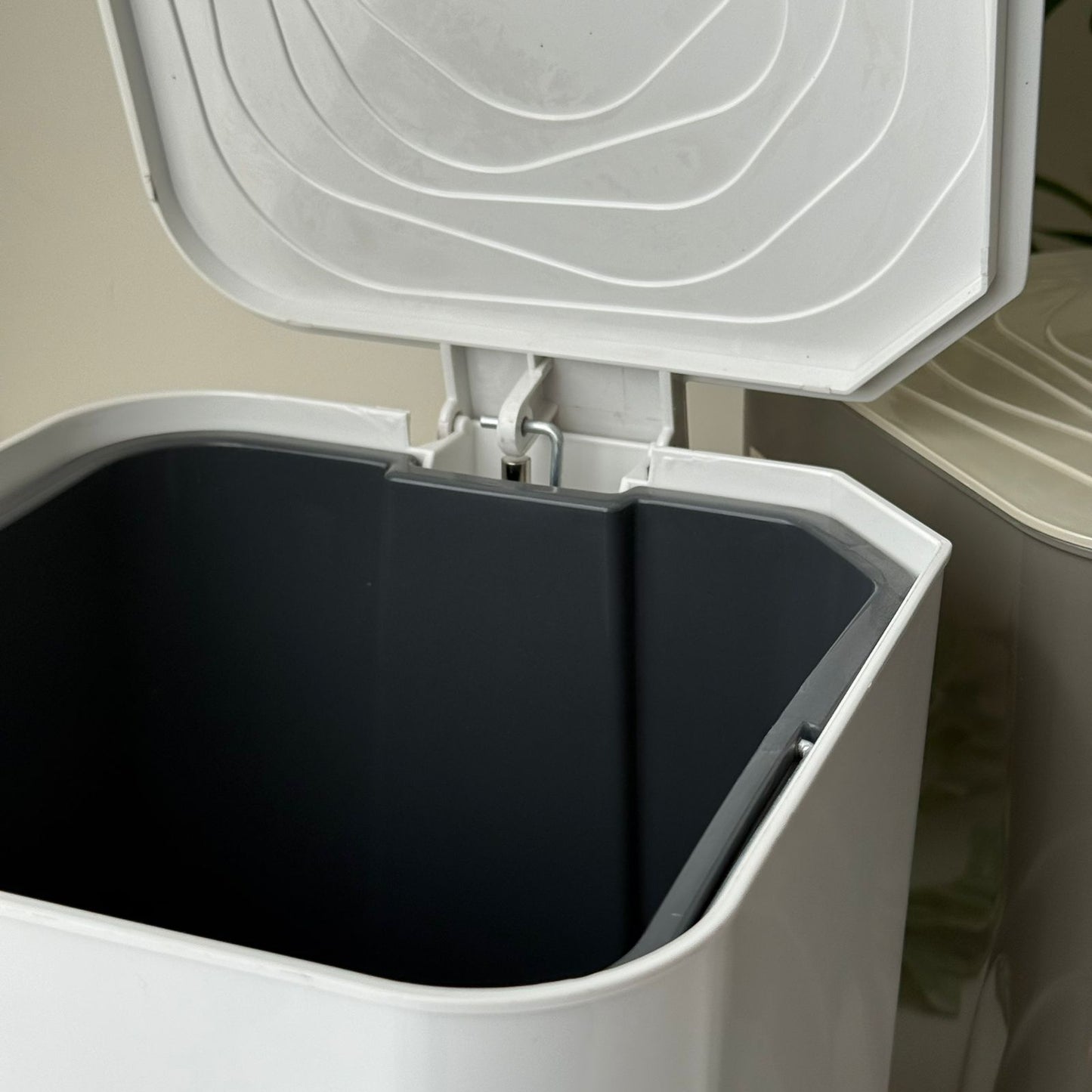 Modern Luxury Pedal Waste Bin