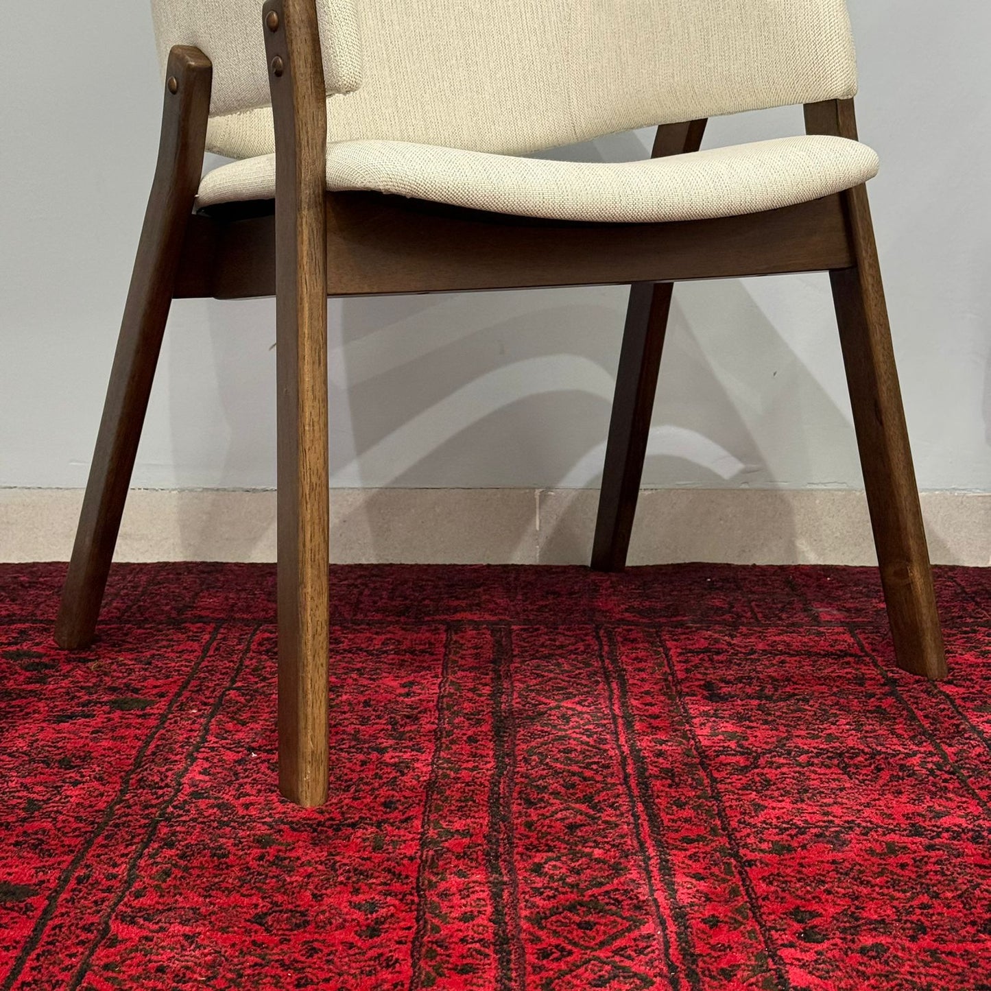 ELIZABETH - Modern Wooden Dining Chair with Cushioned Seat
