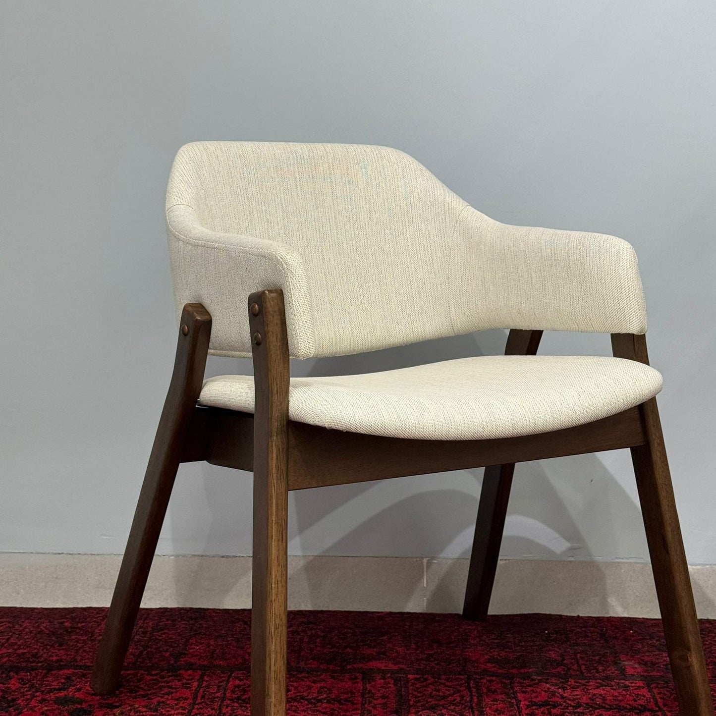 ELIZABETH - Modern Wooden Dining Chair with Cushioned Seat