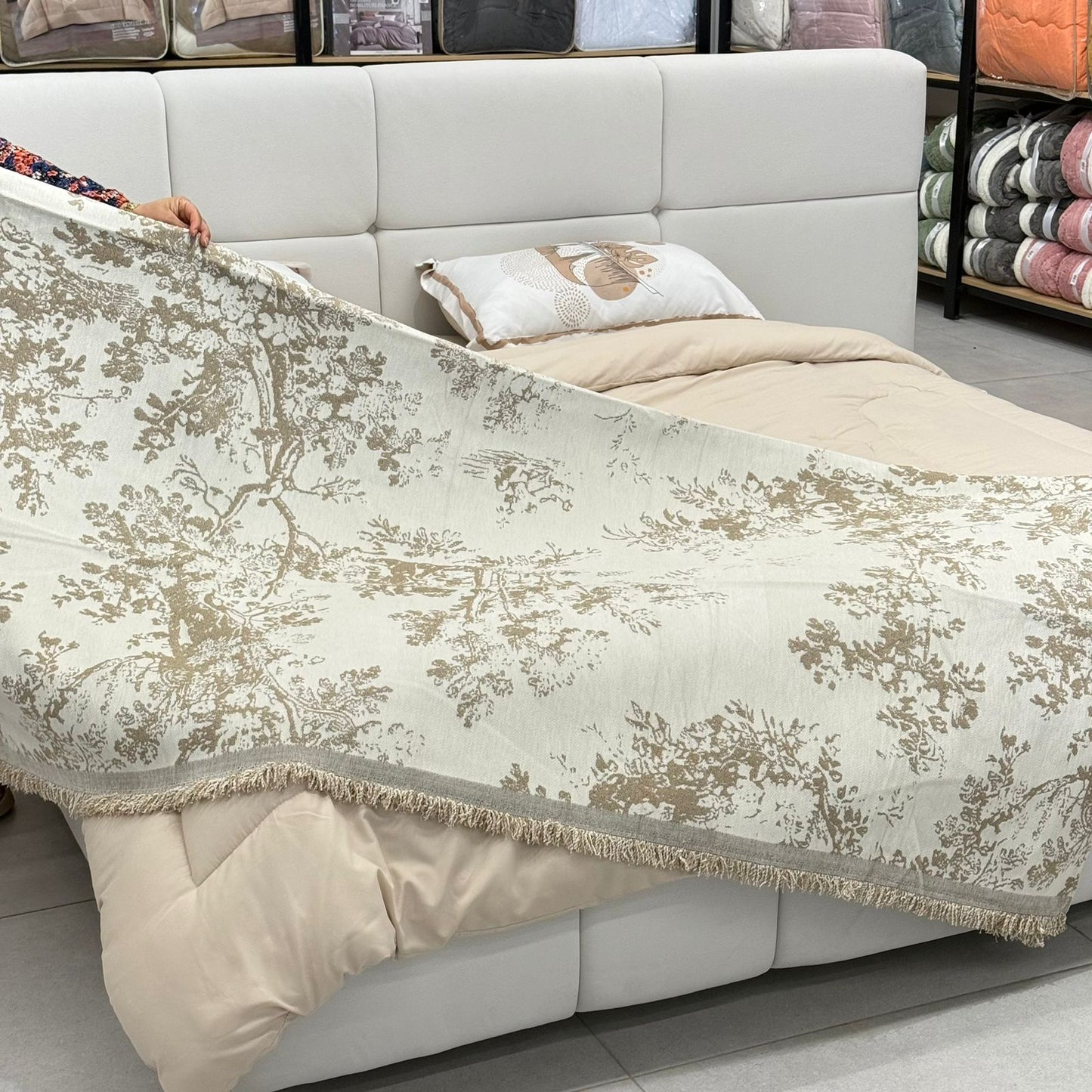 Modern Abstract Throw Blanket for Bed, Sofa & Floor Seating