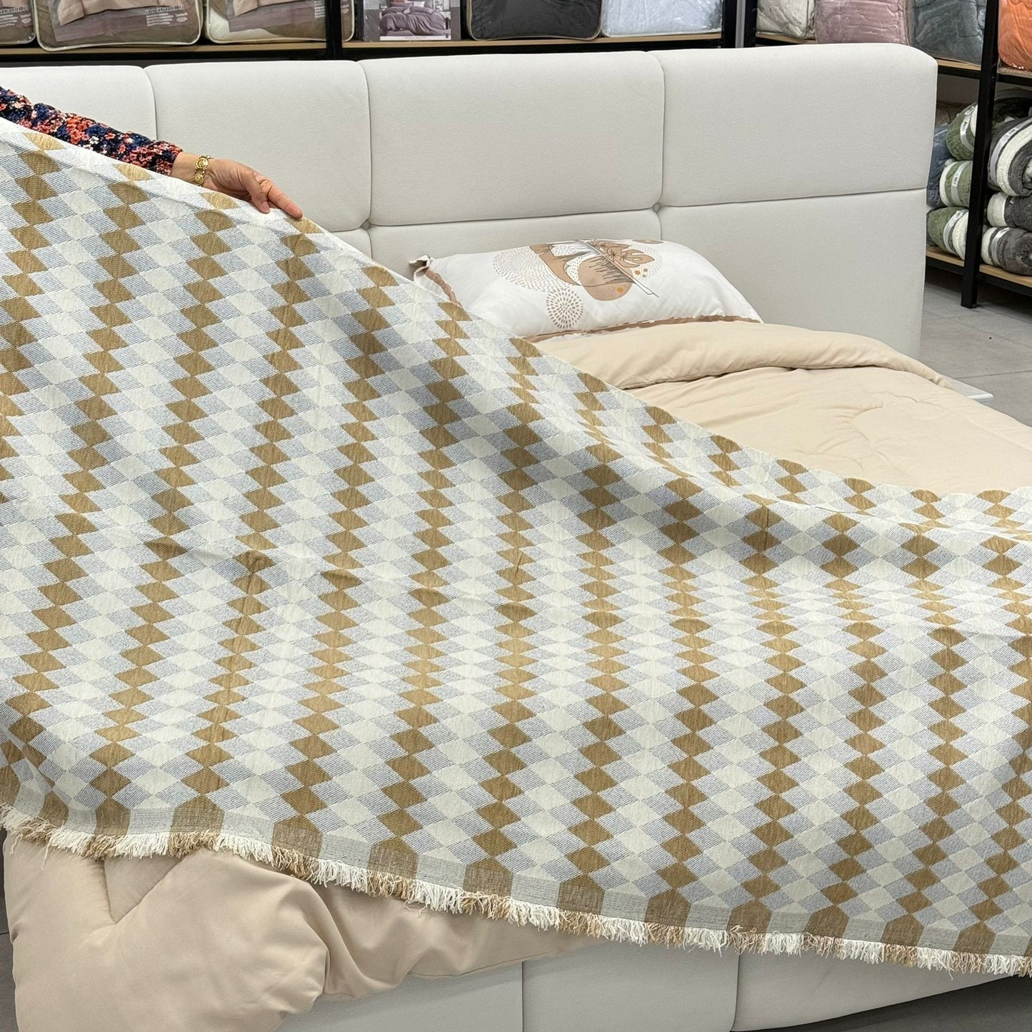 Modern Abstract Throw Blanket for Bed, Sofa & Floor Seating
