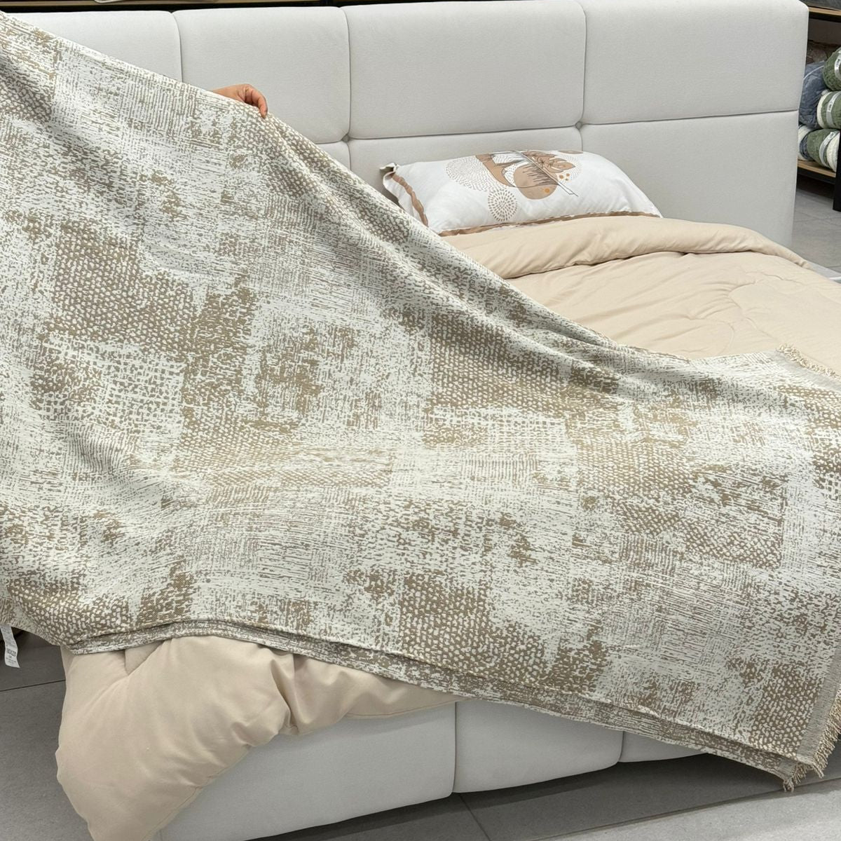 Modern Abstract Throw Blanket for Bed, Sofa & Floor Seating