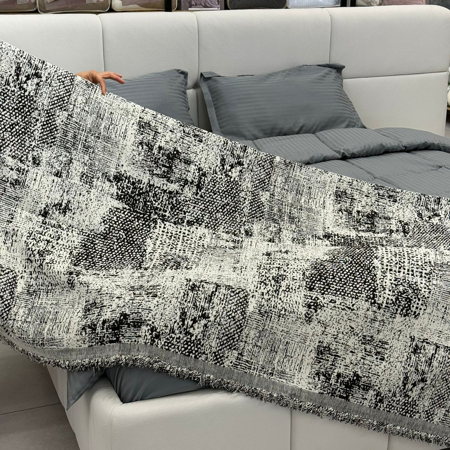 Modern Abstract Throw Blanket for Bed, Sofa & Floor Seating