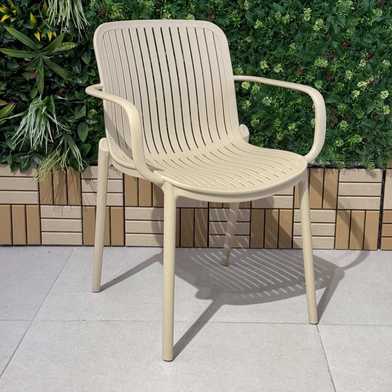 Arden DK-011F – Modern Outdoor Armchair