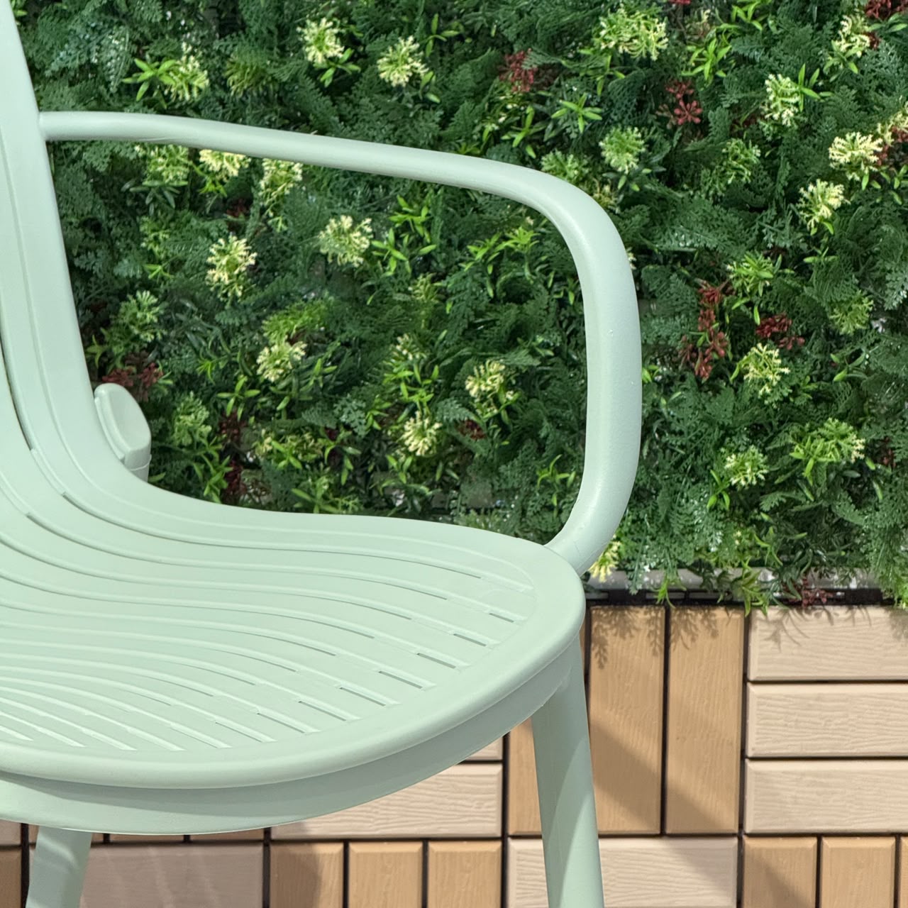 Arden DK-011F – Modern Outdoor Armchair