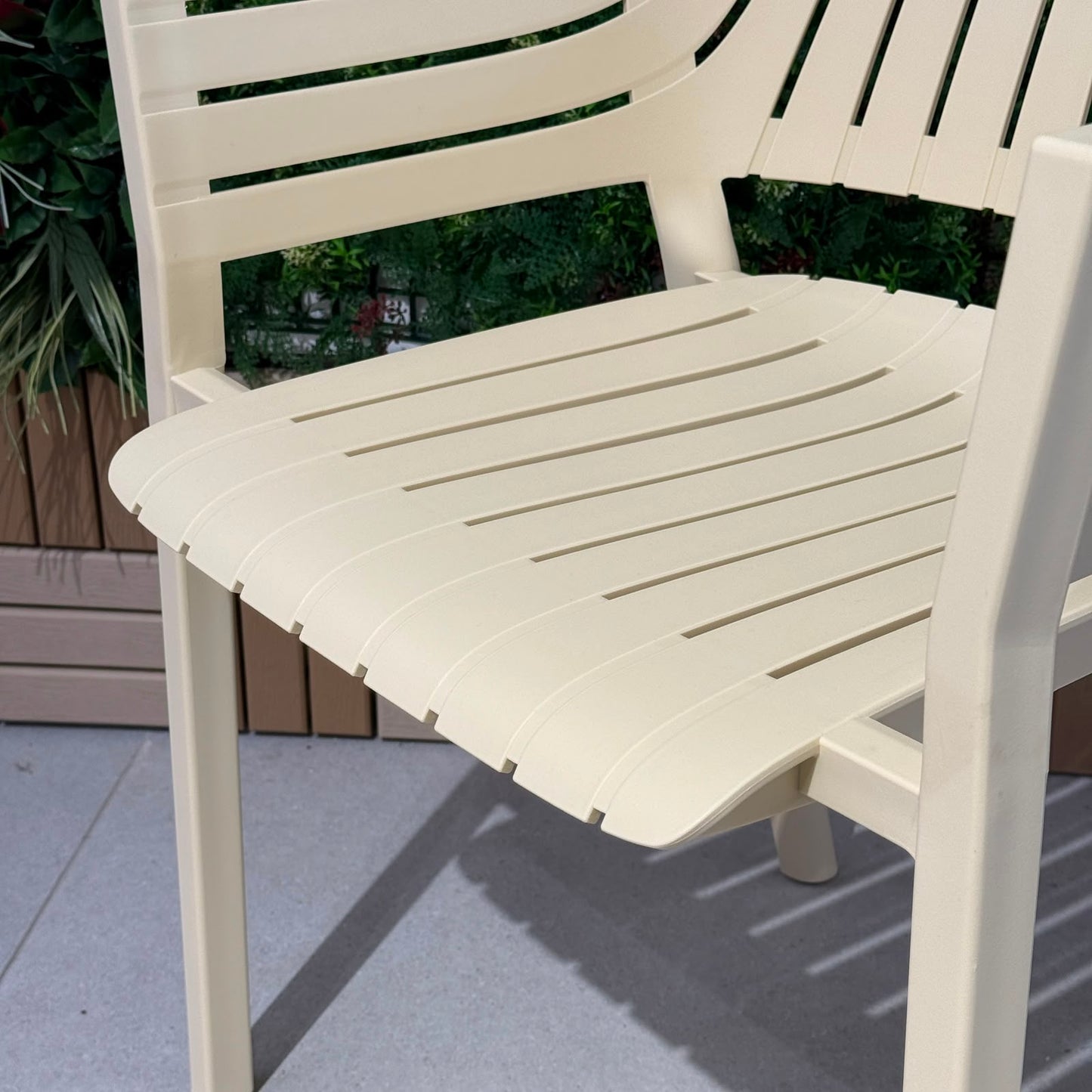DK-010F – Modern Outdoor Armchair