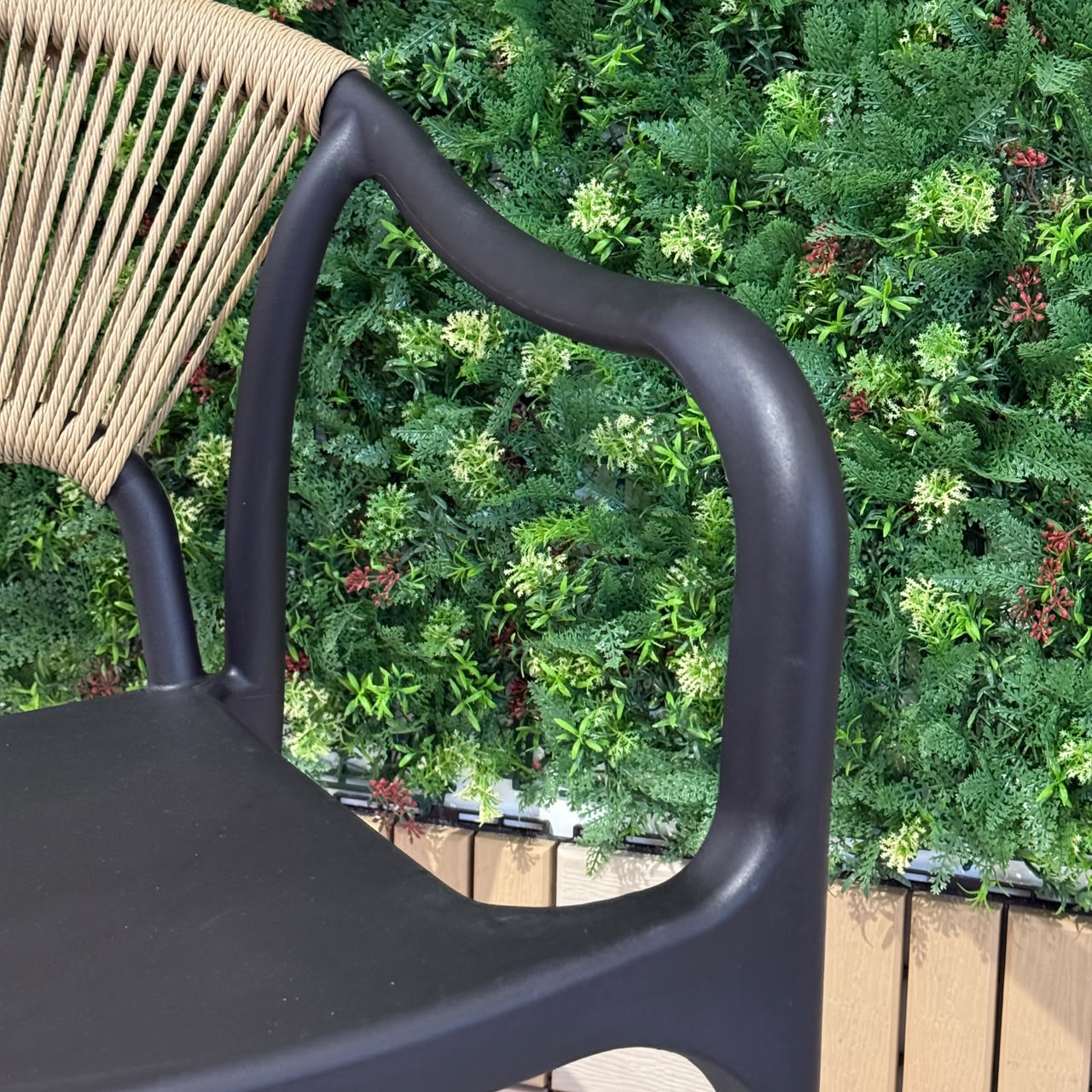 Nola – PC-563 – Modern Outdoor Armchair