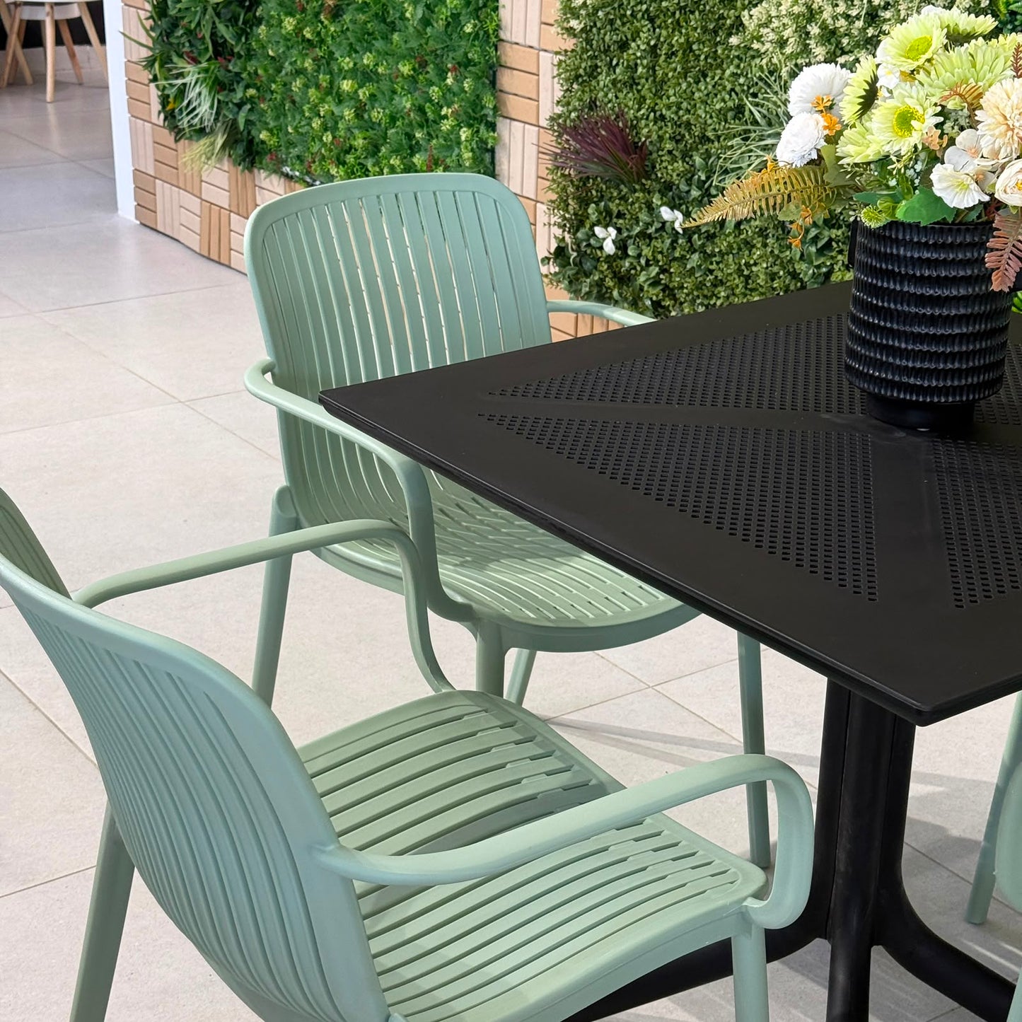 Modern Outdoor Dining Table & Chair Set - Black & Green