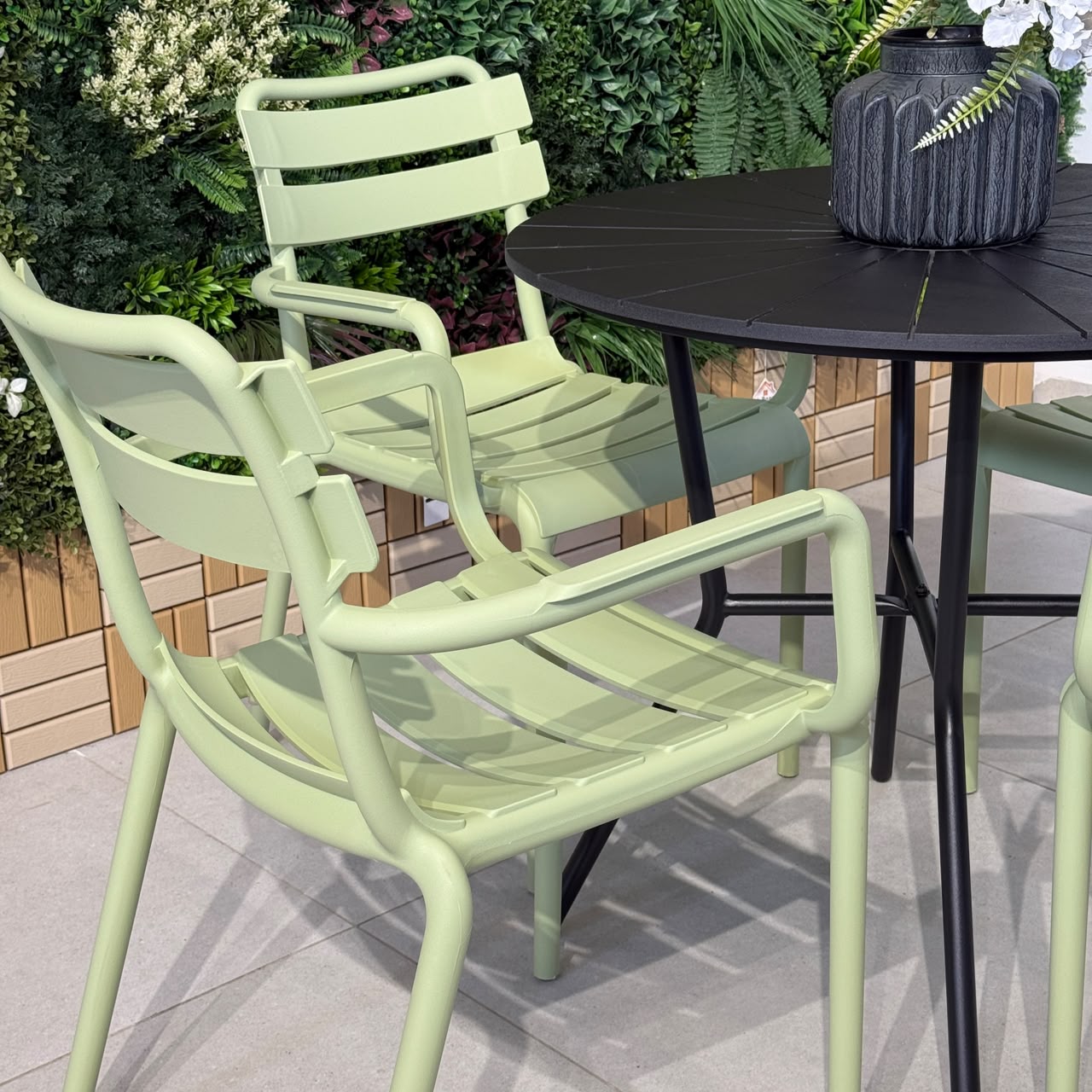 Modern Outdoor Round Table & Chair Set - Black & Light Green