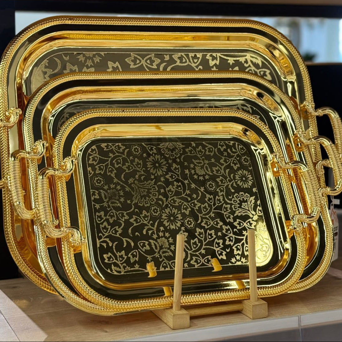 Luxury Gold Serving Tray Set With Floral Pattern - 3 PCS