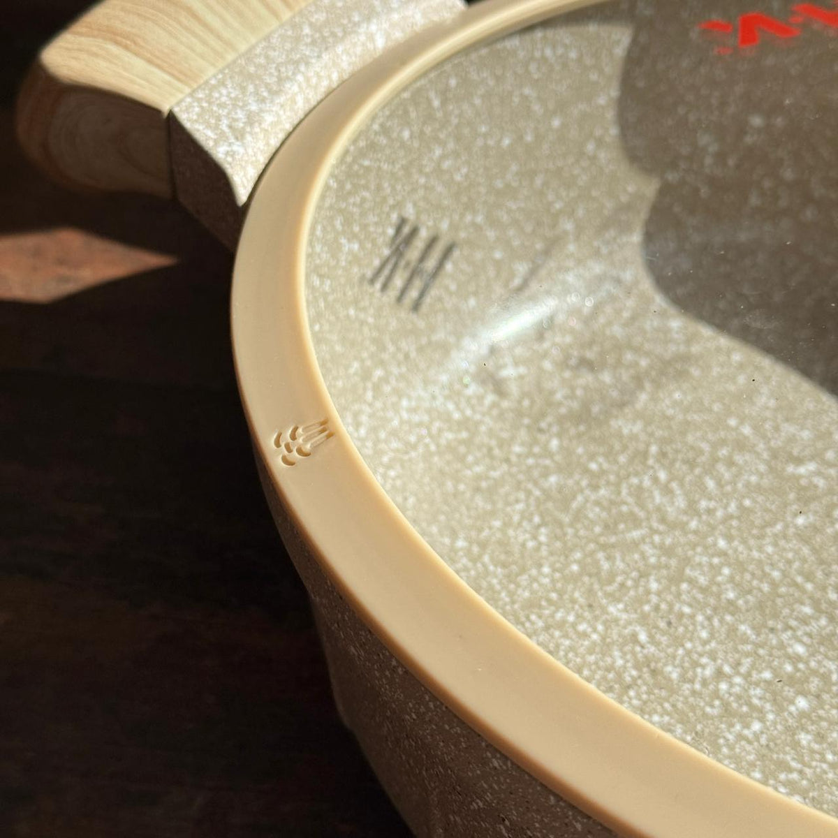 Luxury Granite Non-Stick Cookware Set With Wooden-look handles - 5PCS