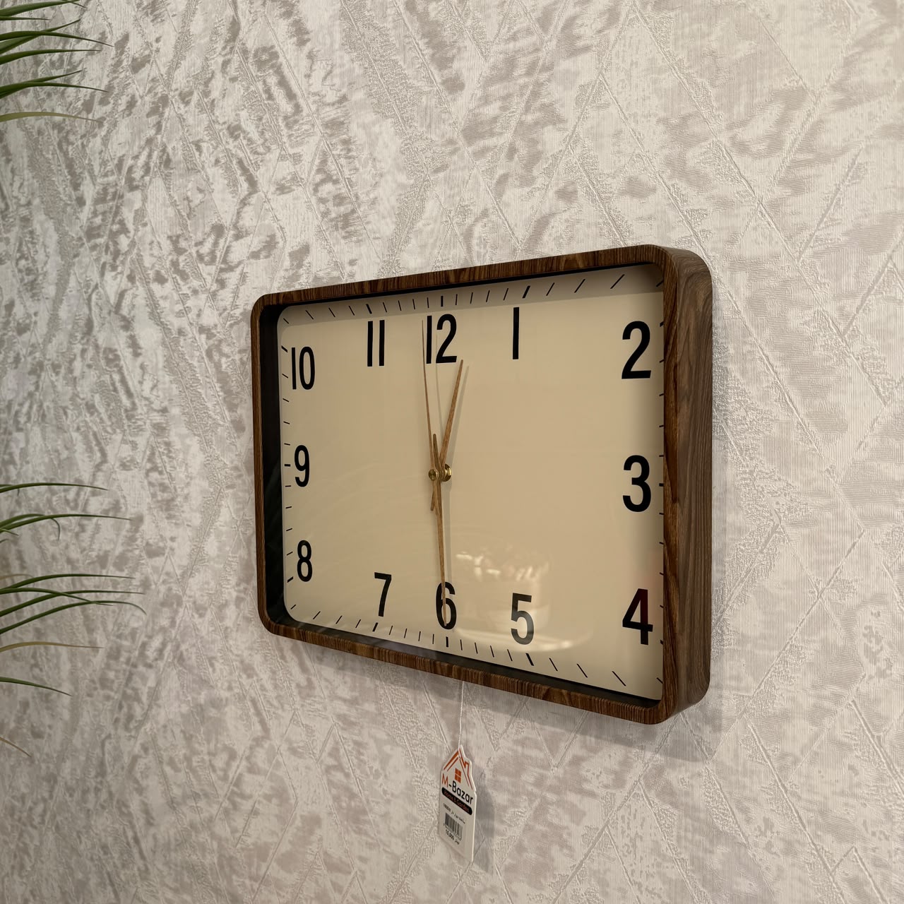 ساعة عرض ديكورية حديثة