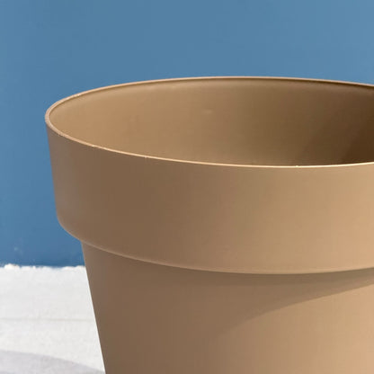 Classic Plastic Plant Pot with Saucer Tray