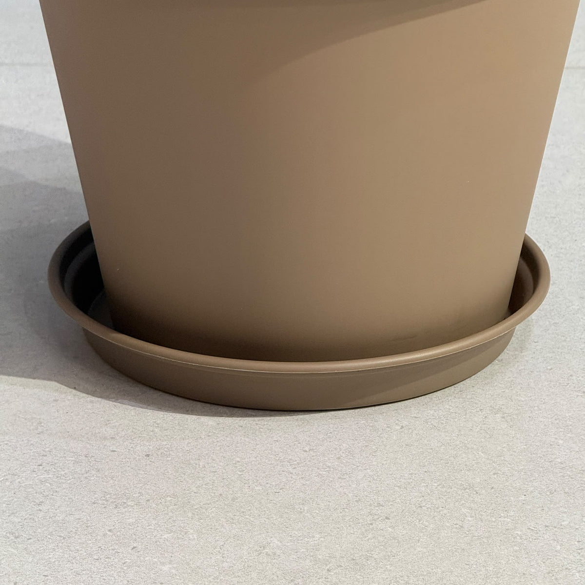 Classic Plastic Plant Pot with Saucer Tray