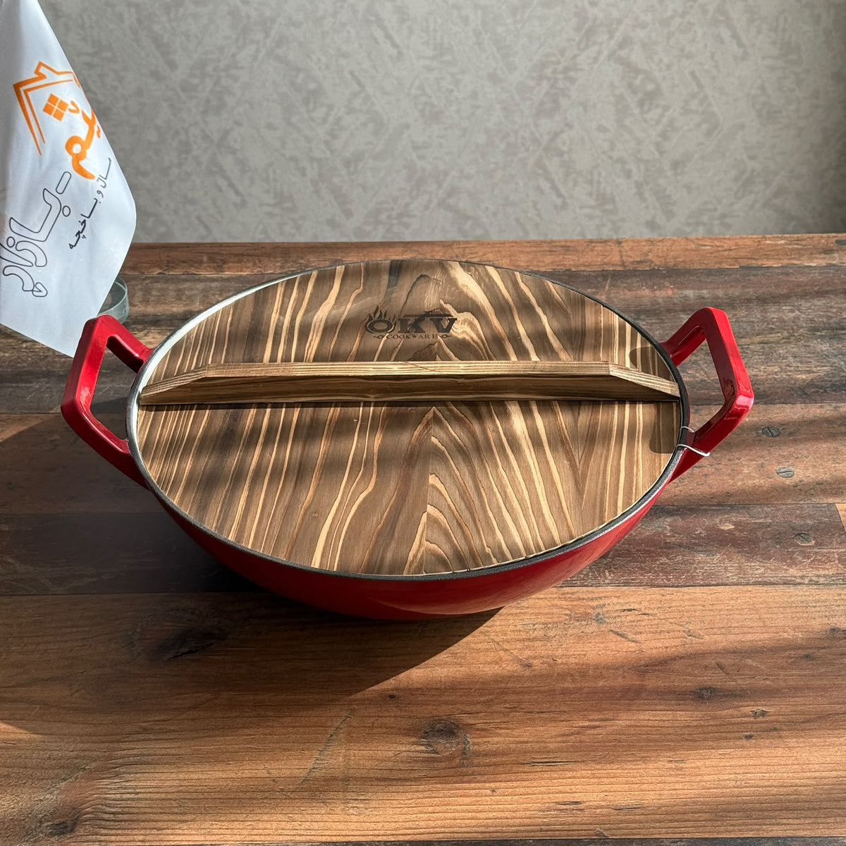 Enameled Cast Iron Pan with Natural Wooden Lid
