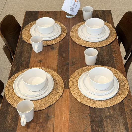 Modern Minimalist Ceramic Dinnerware Set - 16 PCS