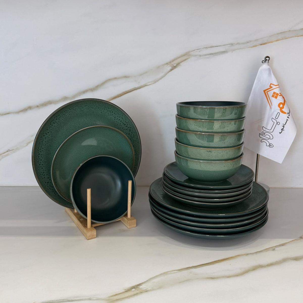 Vintage Ceramic Dinnerware Set - 18 PCS