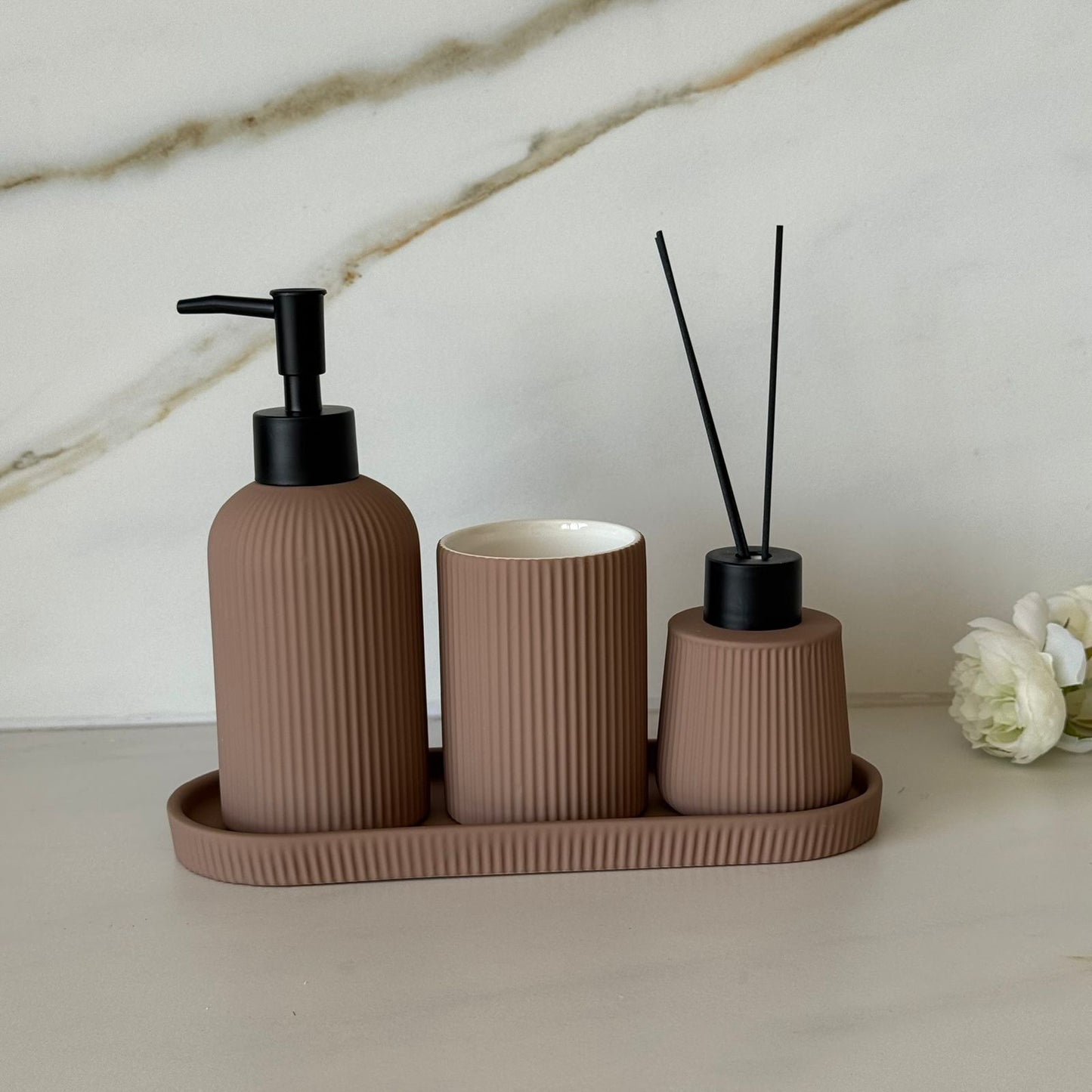 Modern Soap Dispenser & Reed Diffuser Set