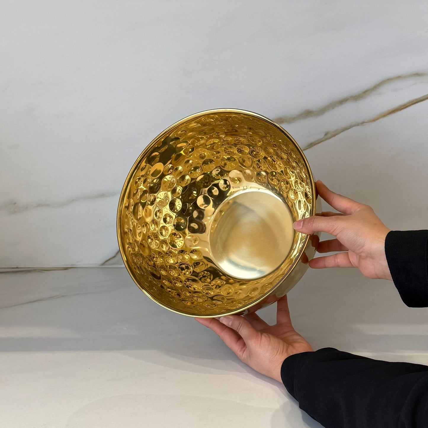 وعاء مطروق هالة ذهبية