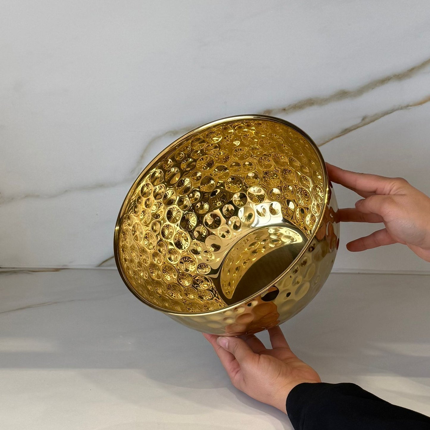 وعاء مطروق هالة ذهبية