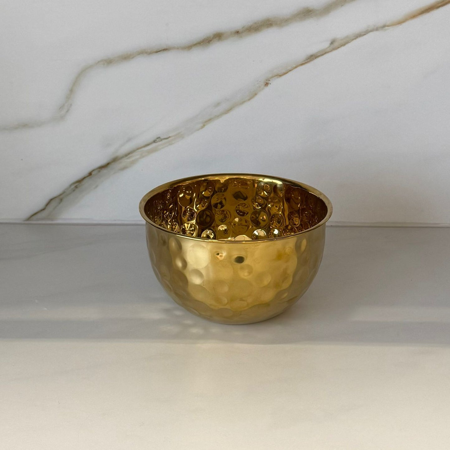 وعاء مطروق هالة ذهبية