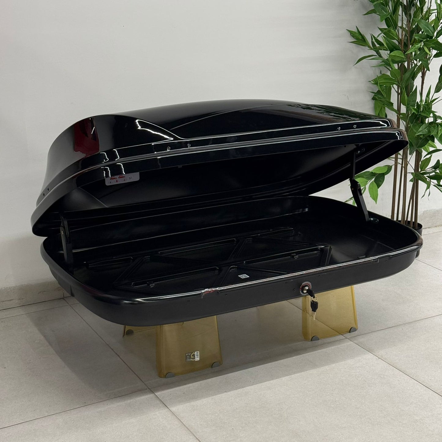 Hard Shell Car Roof Cargo Box – Gloss Black