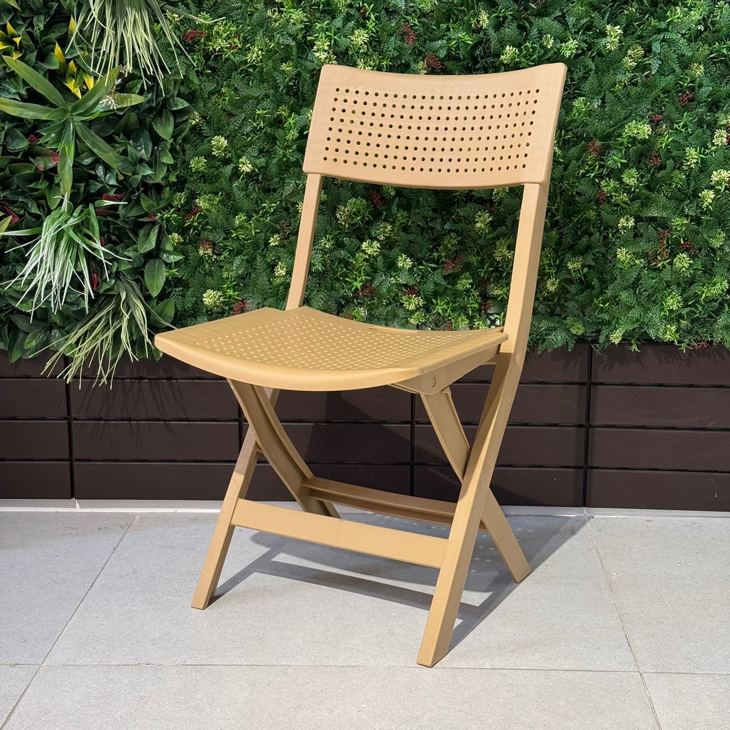Ishka Foldable Modern Minimalist Dining Chair