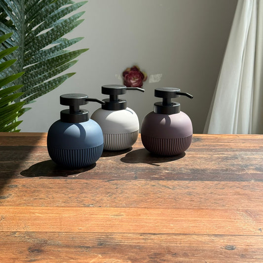 موزع صابون فاخر مزود بمضخة