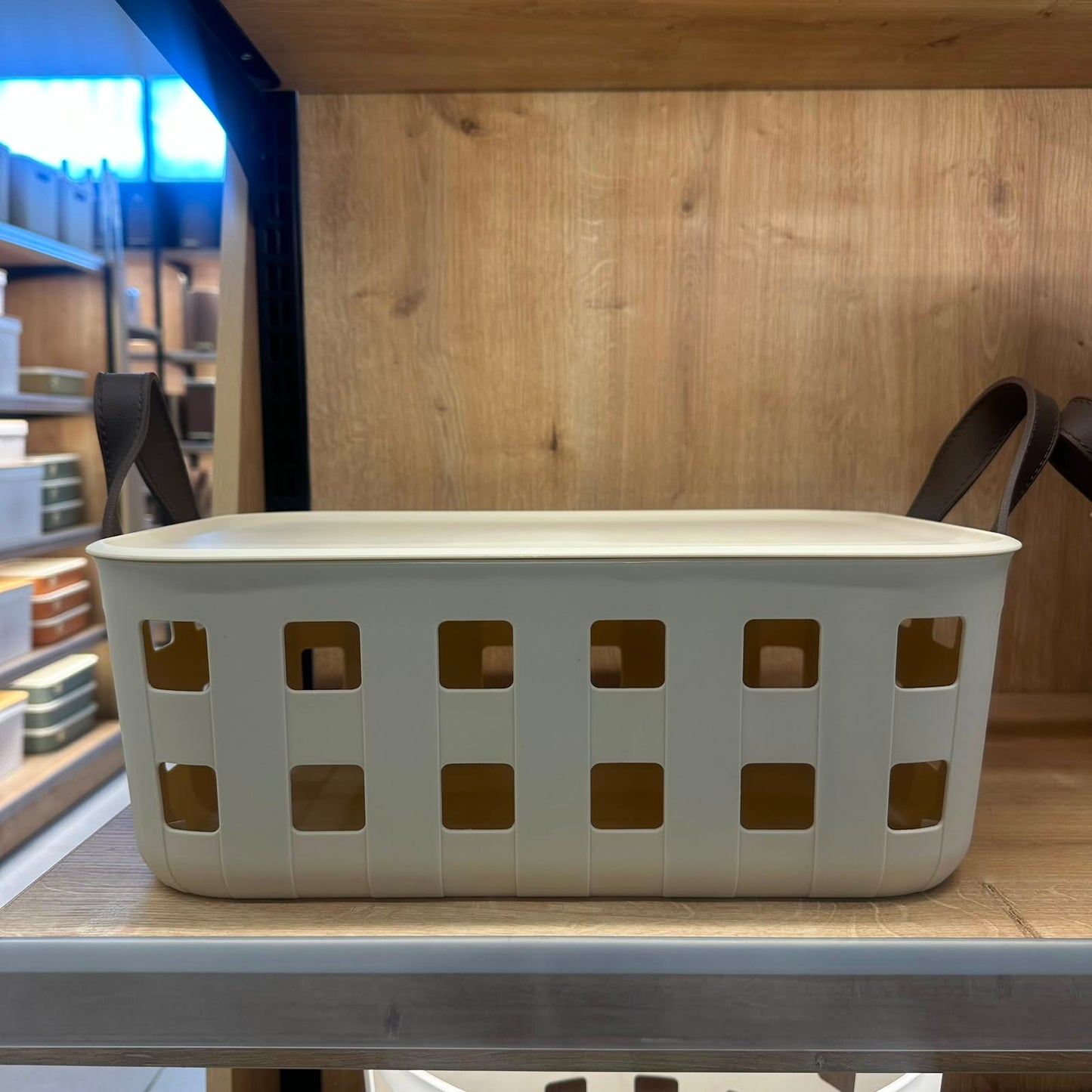 Ventilated Design Plastic Storage Baskets with Lid