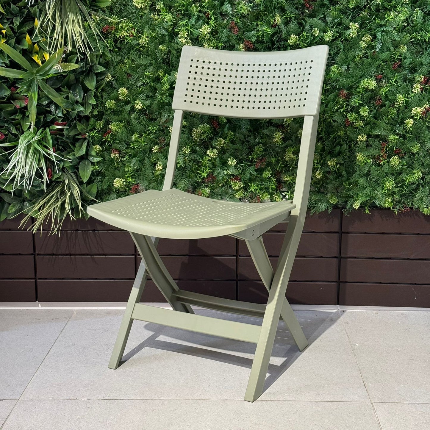 Ishka Foldable Modern Minimalist Dining Chair